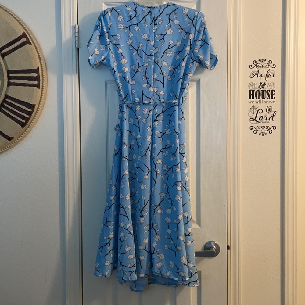 Women’s Floral Wrap Dress - Picture 4 of 12